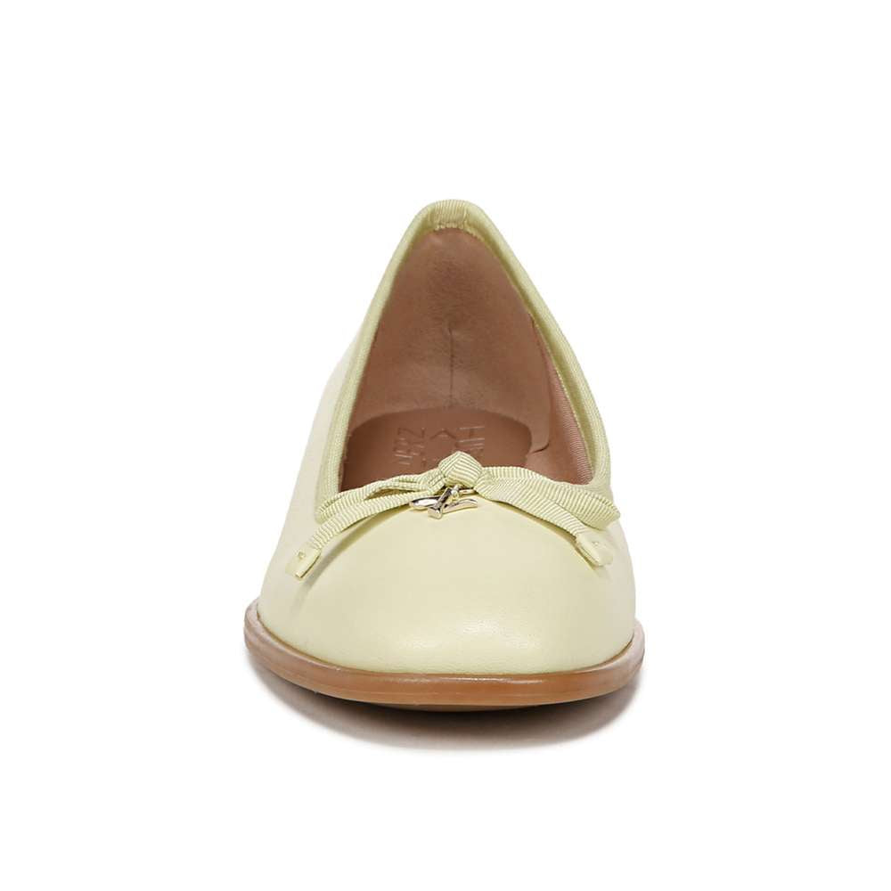 Essential Flat - Pale Lime